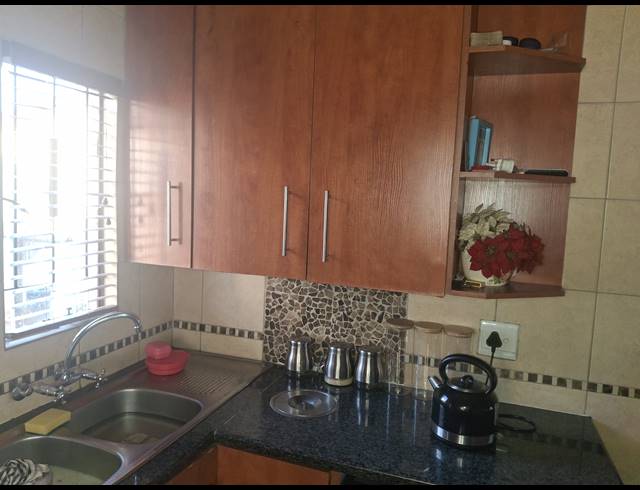 2 BEDROOM FREEHOLD FOR SALE IN CLAYVILLE